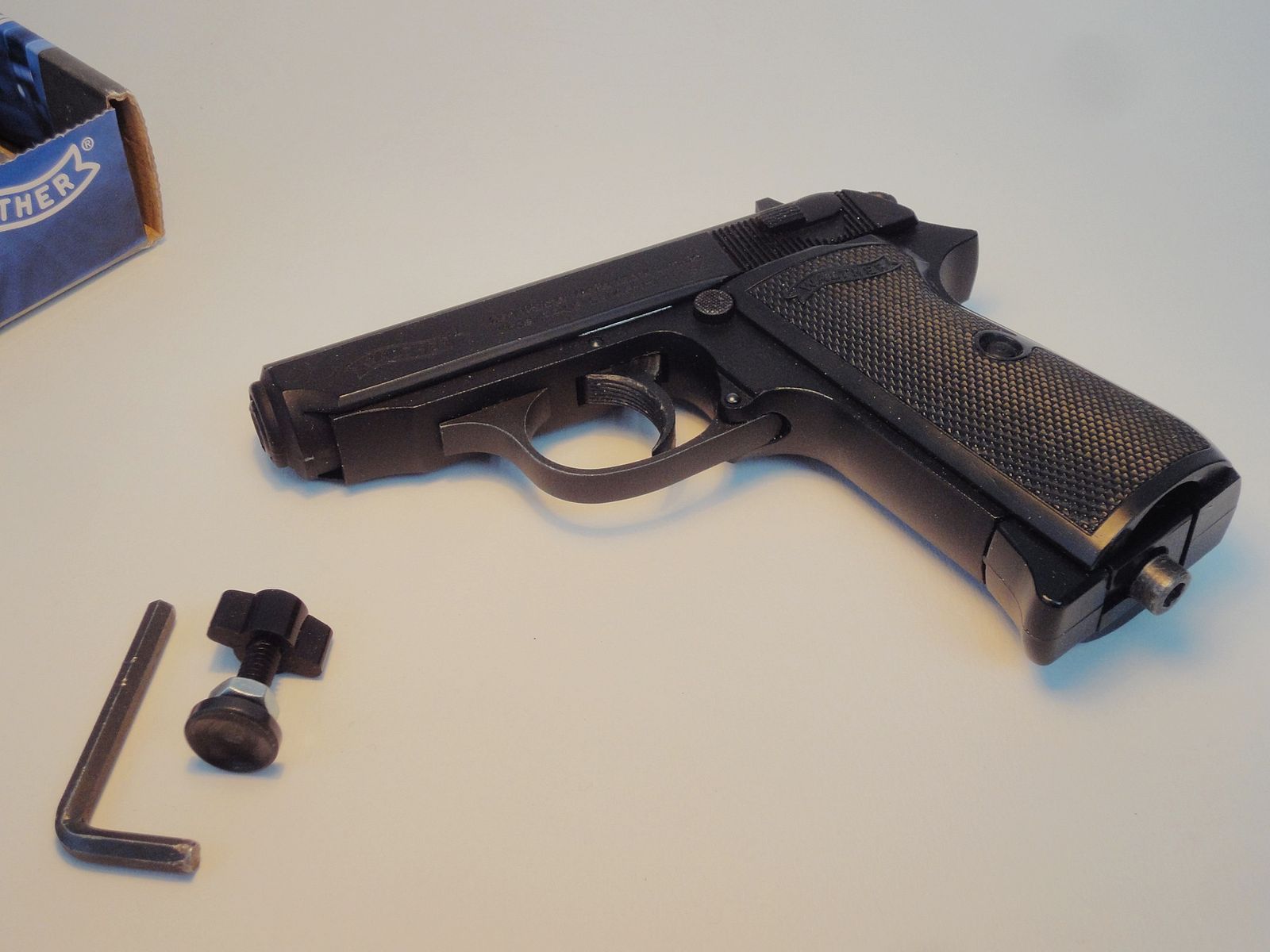 Walther PPK/s luchtpistool co2