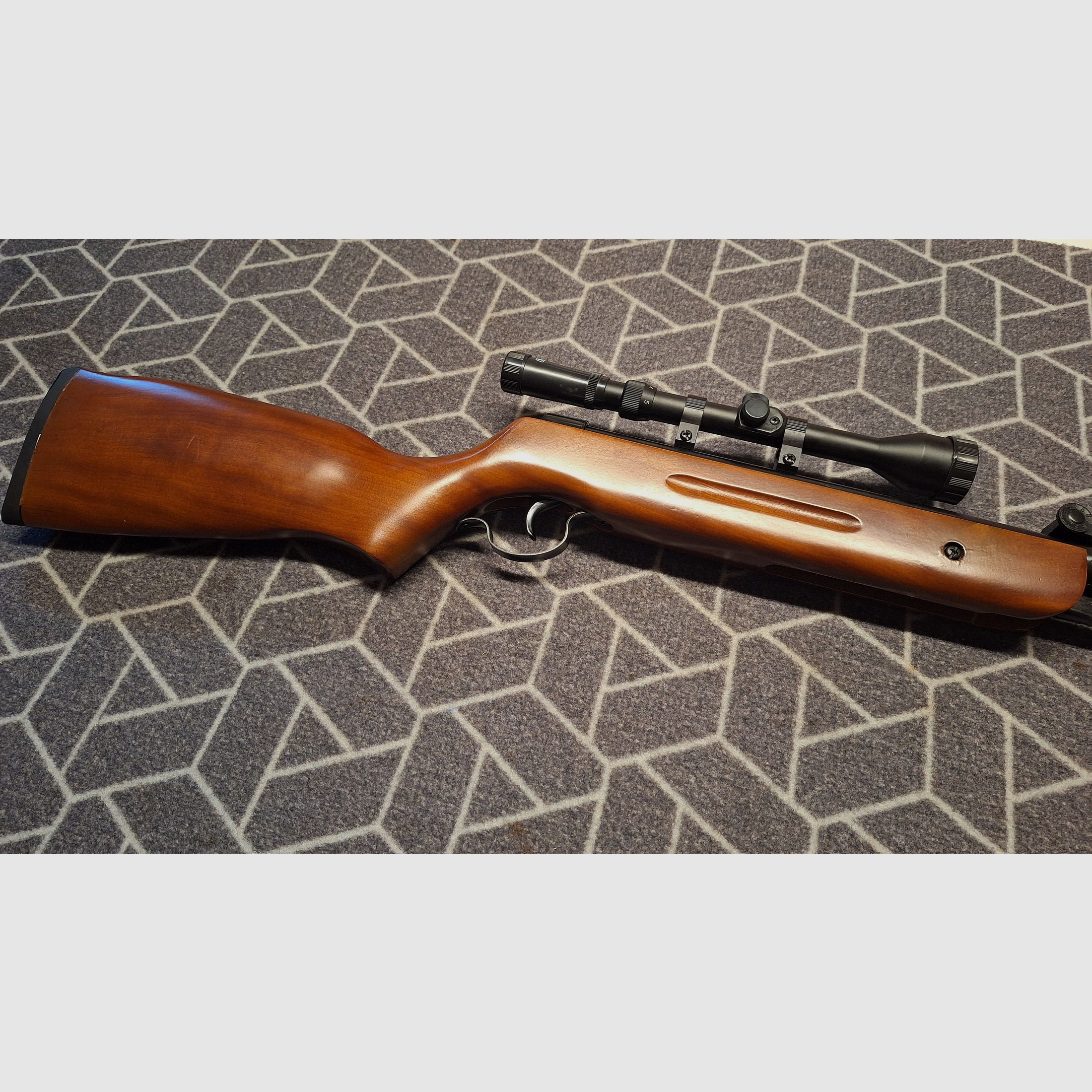 Carabine à air Kandar B2-4 avec scope - comme neuf !