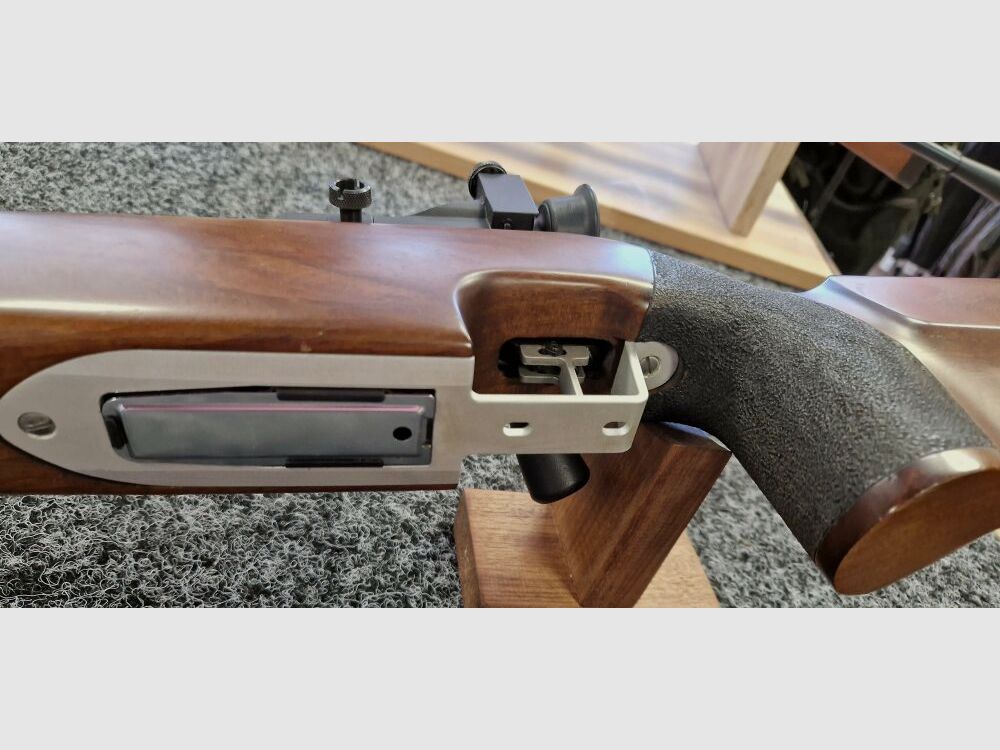 Steyr UIT