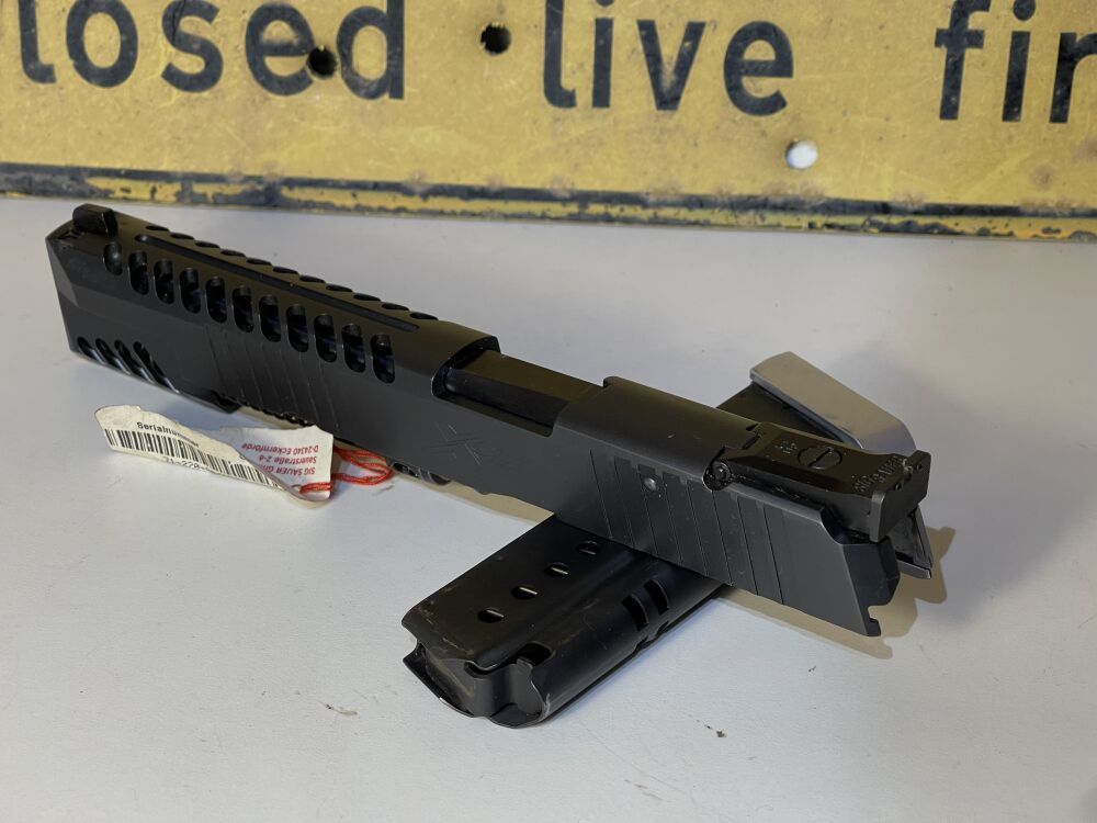Sistema de intercambio SIG Sauer P220 X-Six (esqueletizado!), calibre .45Auto