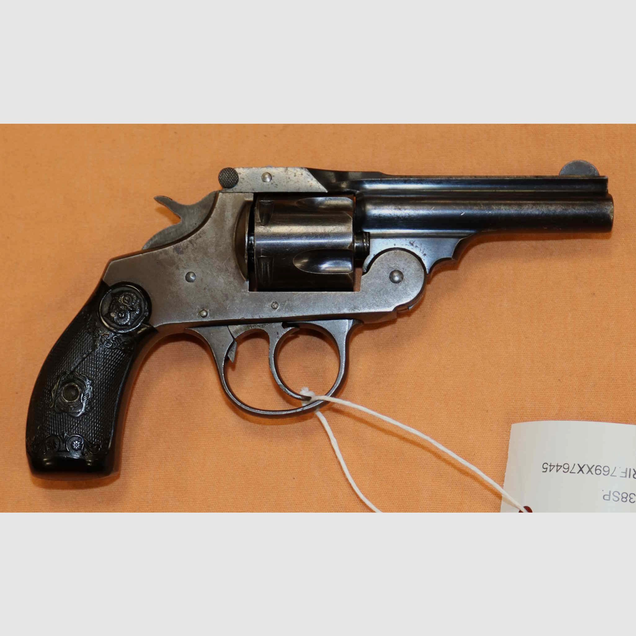 Rewolwer Iver Johnson's Kaliber 38 SP, zdjęcie 4 z 6