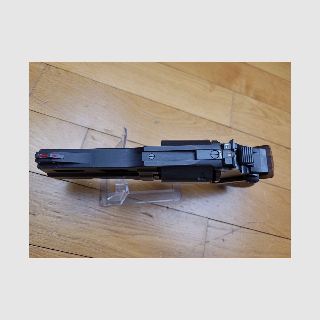 Feroce rinoceronte di Chiappa – Revolver Modello 40DS – 6 colpi 357 magnum – canna di 4 pollici allineata con la camera inferiore – eccellenti qualità di puntamento – ultra leggero – stato quasi nuovo, immagine 8 di 15