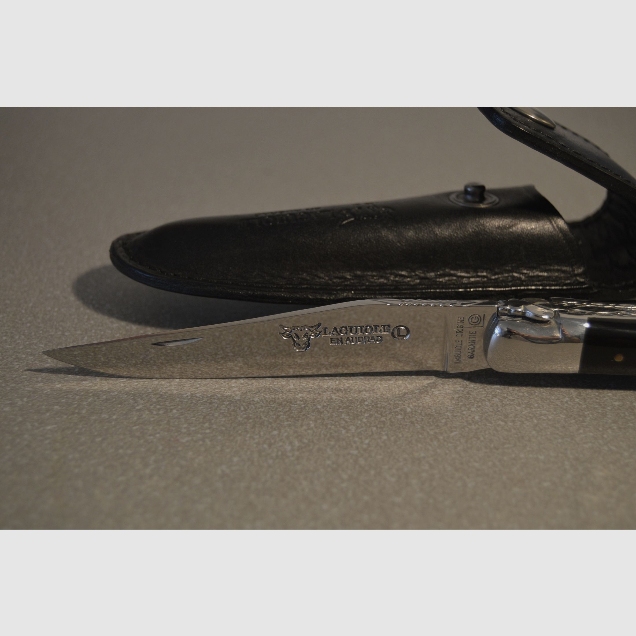 Laguiole en Aubrac ORIGINAL coltello tascabile con fodero