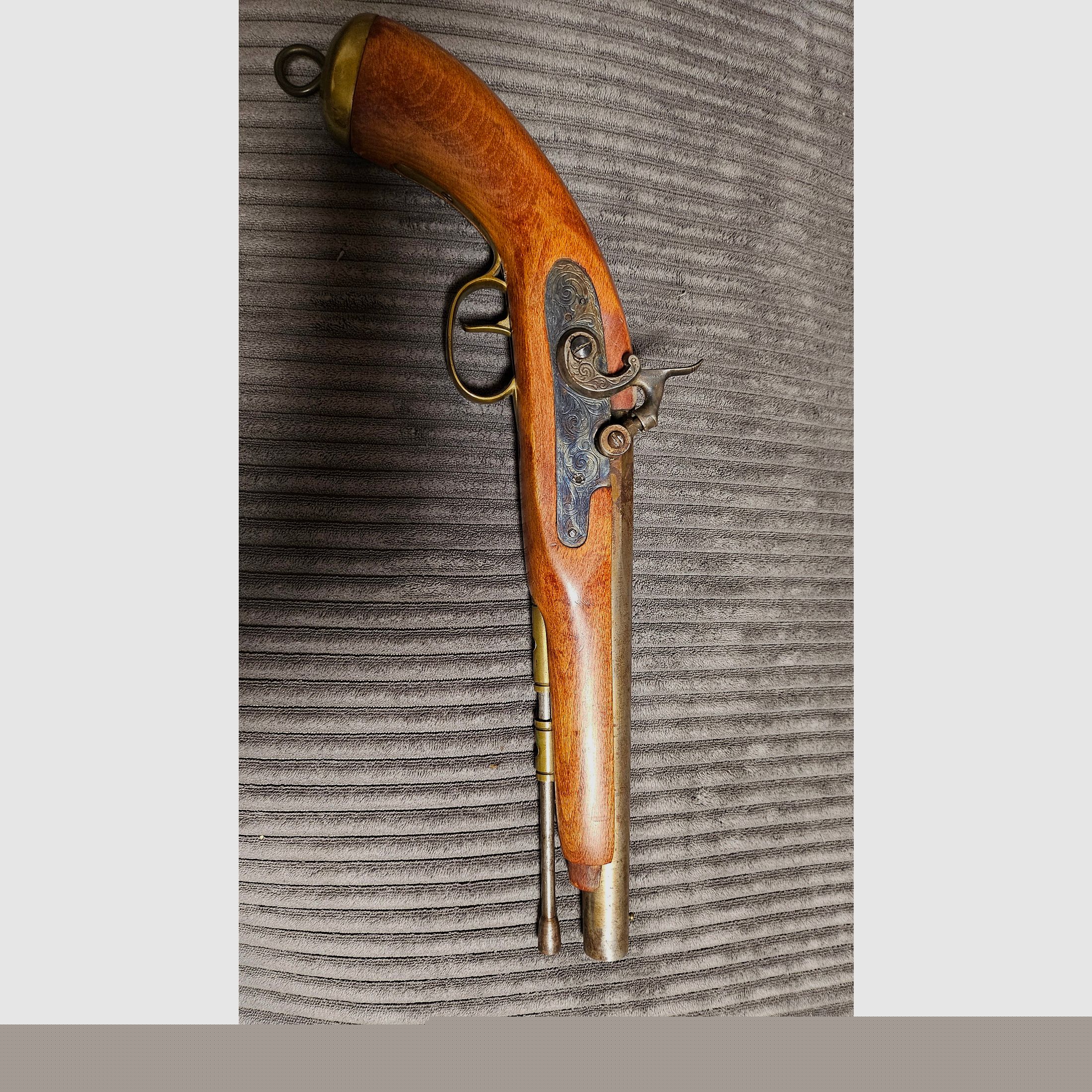 Pistolet kapiszonowy Dikar Hiszpania kaliber 45