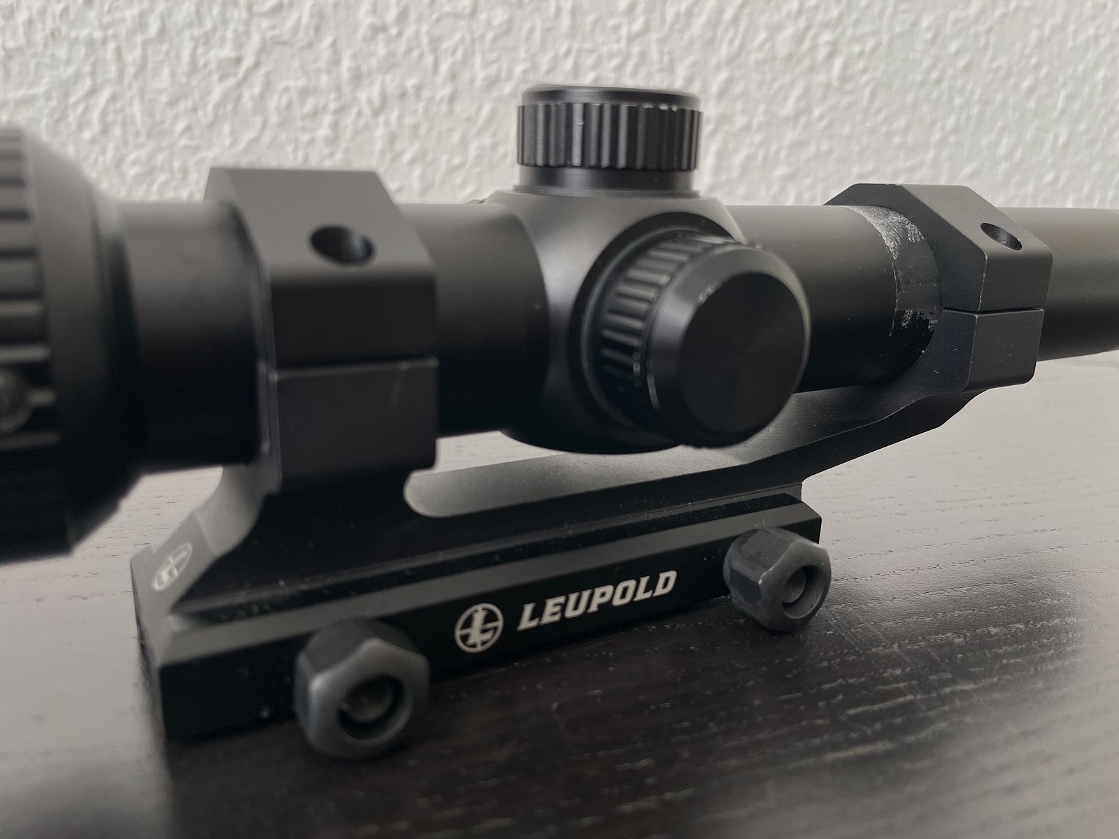 Optique de lunette Bushnell Trophy XLT 1-4x24mm avec montage Leupold LPVO
