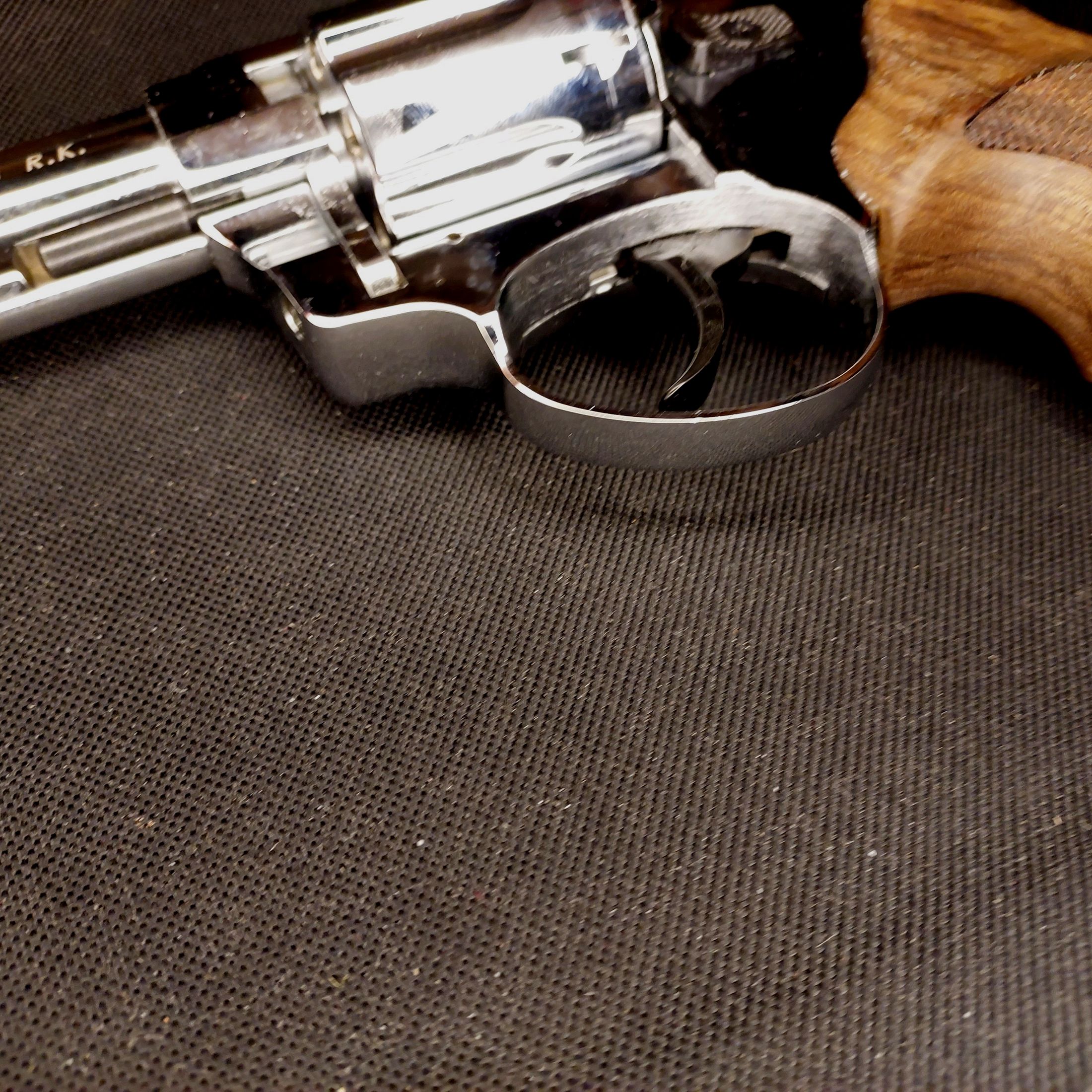Zoraki R1 2.5 inch chrome with wooden grips revolver caliber 9mm R.K. (PTB 1022)