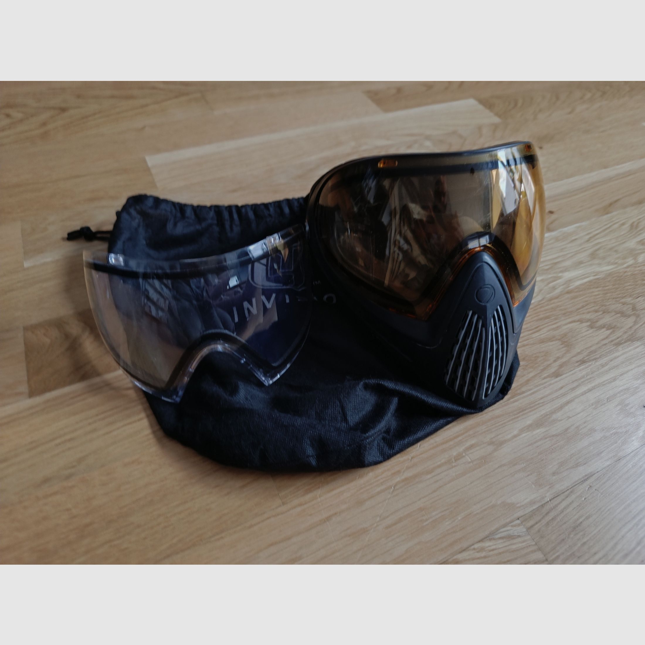 Proto PMR 7, Paintballmarker with various equipment