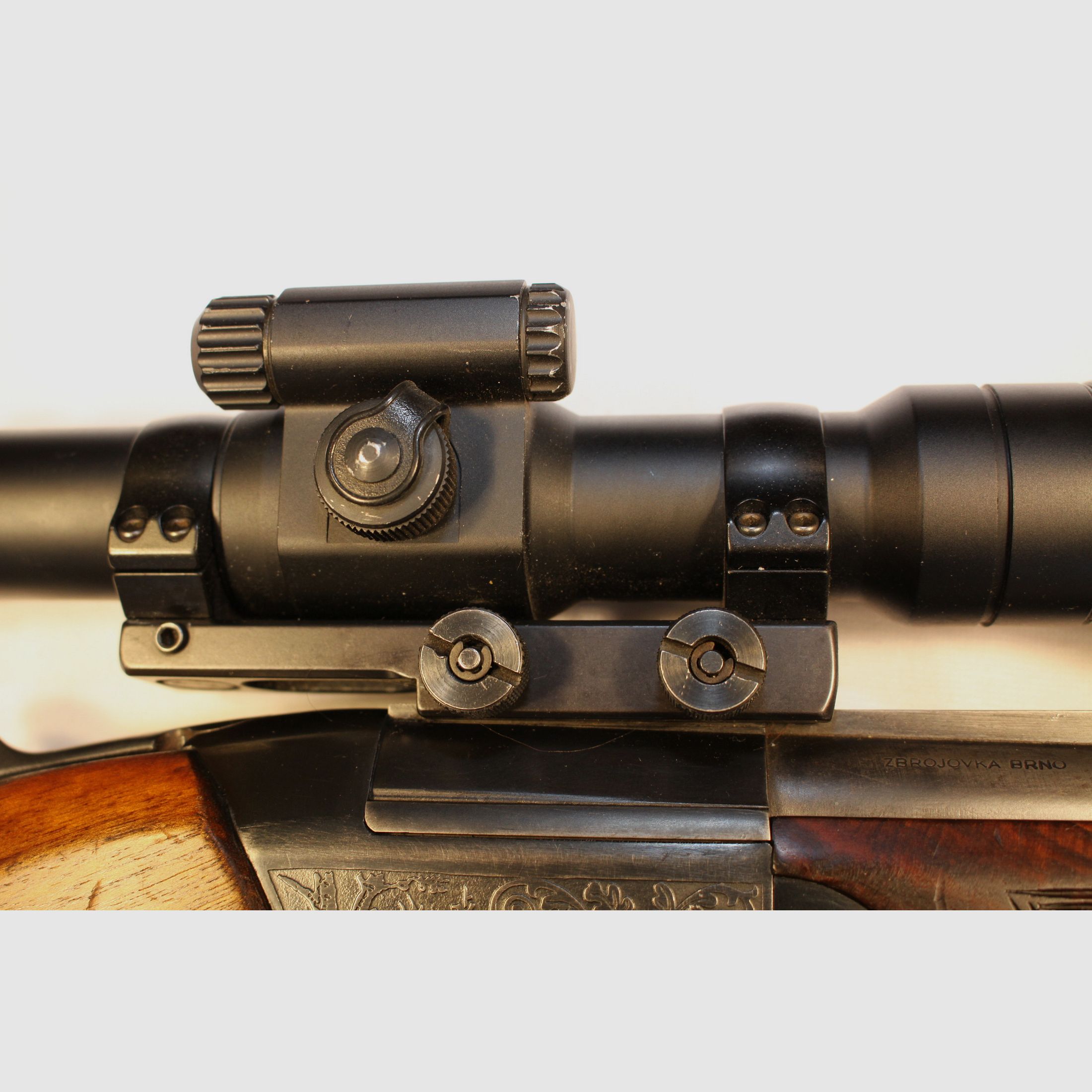 Brno Arms BBF für den Drückjagd-  Durchgehschützen in 12/70 und 7x65R.