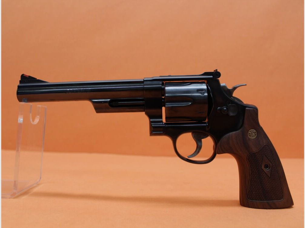 Smith & Wesson Revolver .44RemMagnum Smith&Wesson/ S&W 29-10 brüniert, 6,5" Lauf/ Mikrometervisier/ Holzgriffschalen