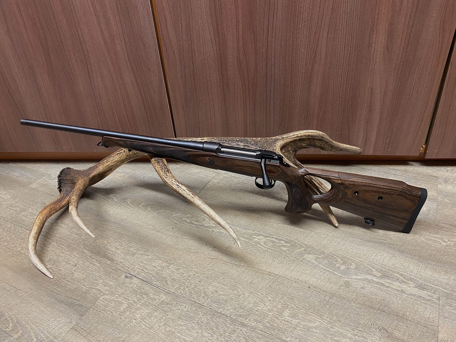 Sauer 101 GTI, Gauche