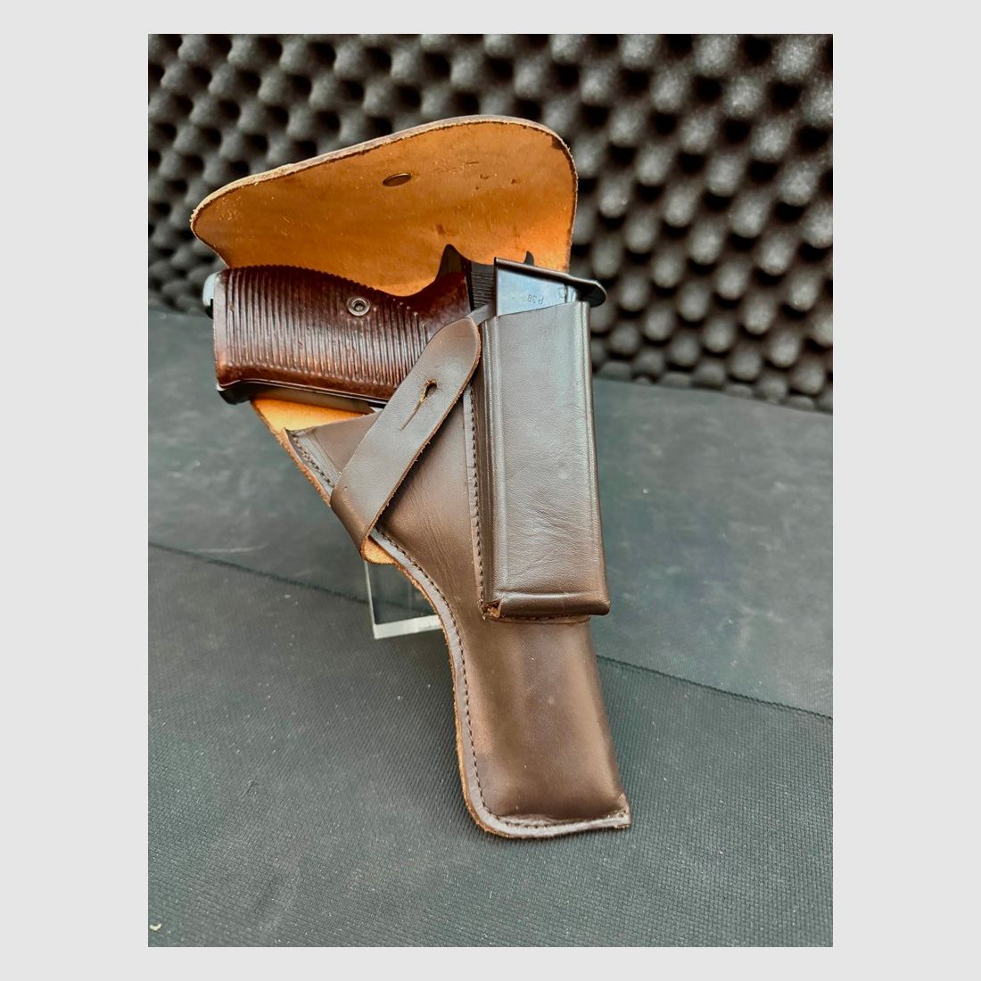 Gürtelholster, dunkel braun, Walther P38, neuwertig mit Magazintasche