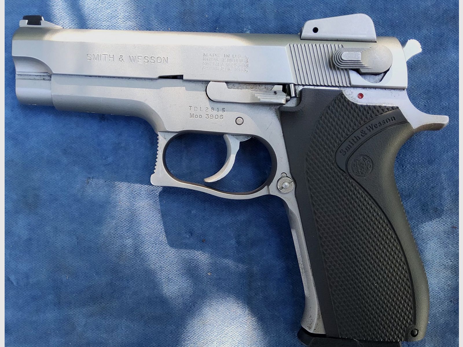 Smith & Wesson model 3906 (onklaar), afbeelding 4 van 9