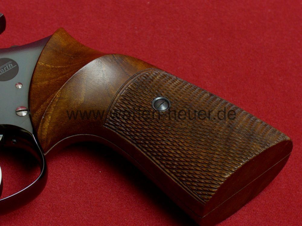 Korth Willi a Ratzeburg revolver sportivo da 6 pollici