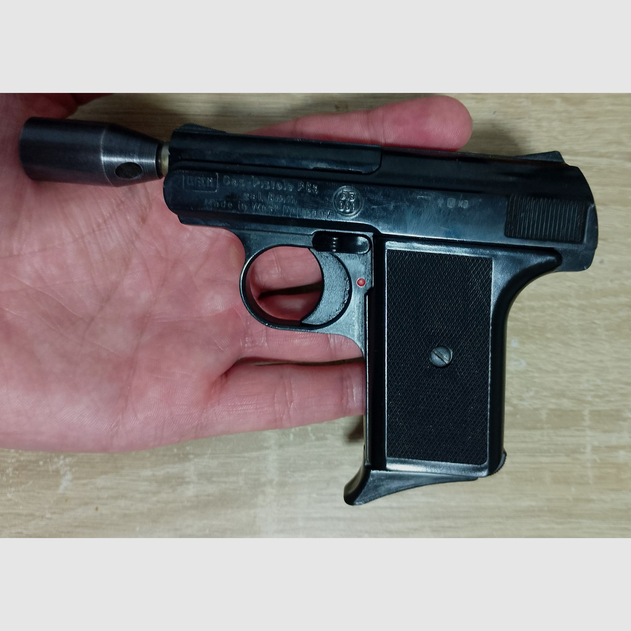 Reck gas pistol P6s in caliber 8 mm blank with launching cup/ PTB 388, zdjęcie 1 z 7