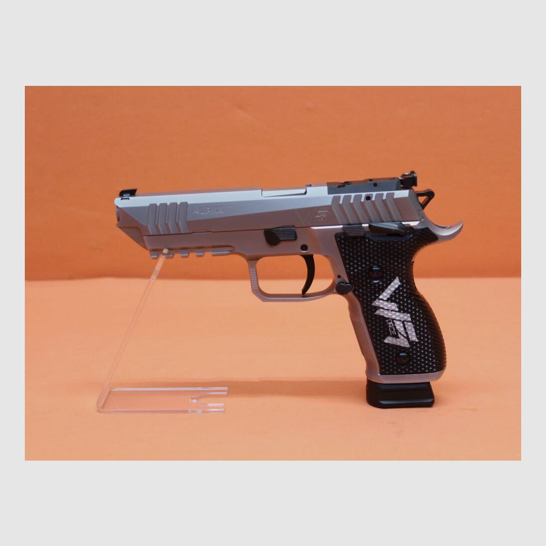 AREX Ha.Pistol 9mmLuger AREX ALPHA RACE WFORCE1 OR/ Optics Ready 5" Barrel/ Stainless/ 2 Spare Magazines