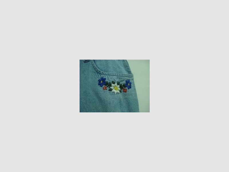 Damen Jeans kurz - mit Blumenstickerei