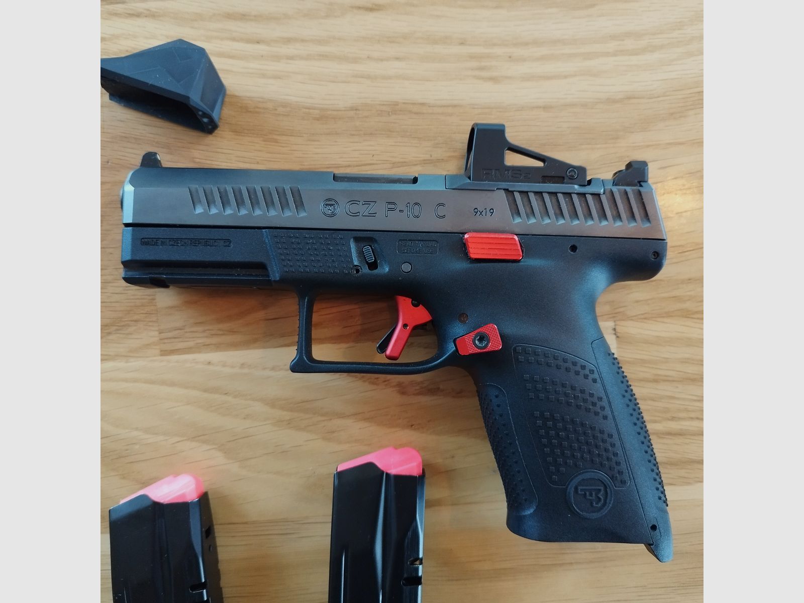 Conjunto de edición especial CZ P-10 C OR Red, incluido el visor Shield Sight RMS