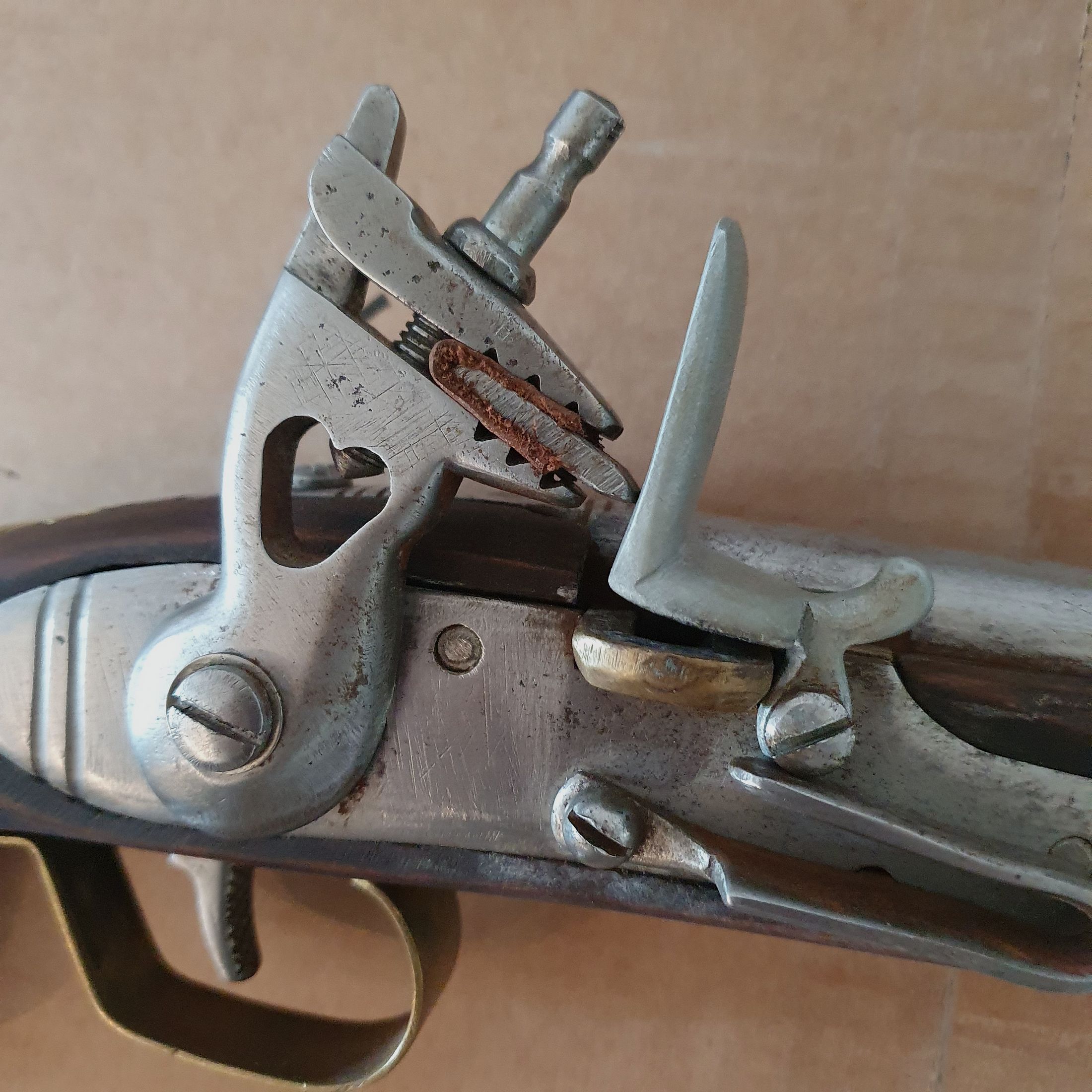 Konvolut Degen, Steinschlosspistole, Dolch, Gewehr