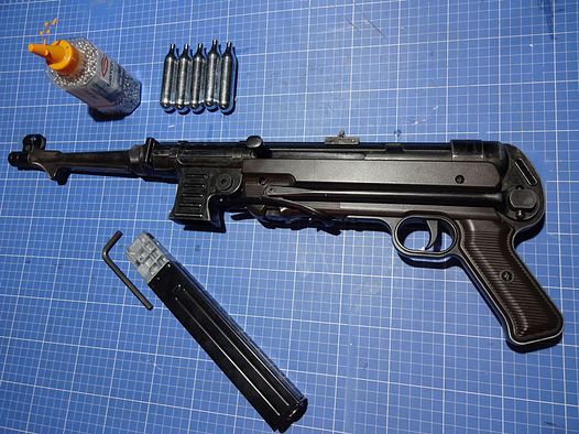 MP40 - CO2 - calibro .177 / 4,5mm BB