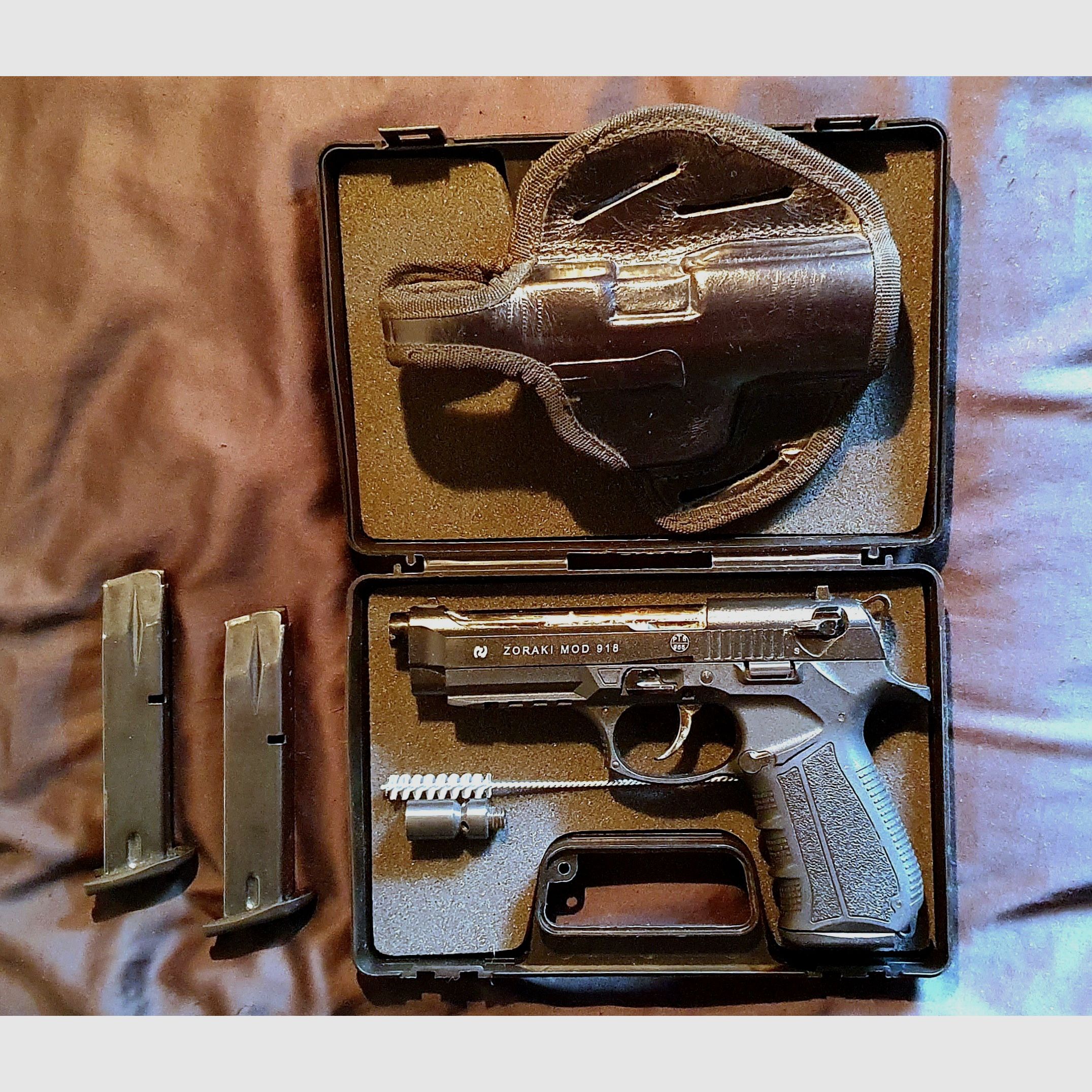 Zoraki 918  PTB Gas / Schreckschuß Pistole , 18 + 1 -schlüssig, 2 Zusatzmagazine+ Lederholster