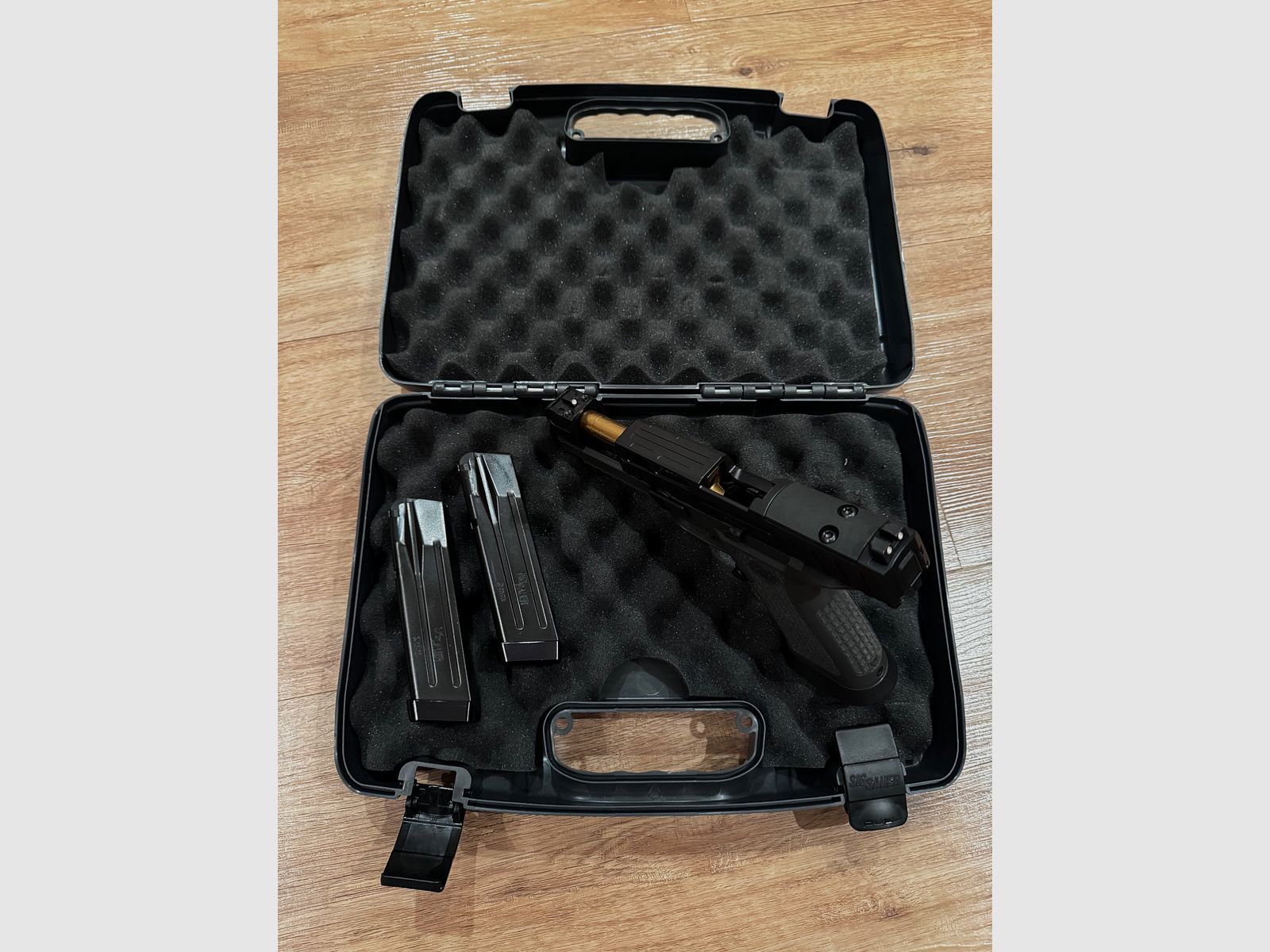 SIG Sauer P320 Spectre Gold Comp.