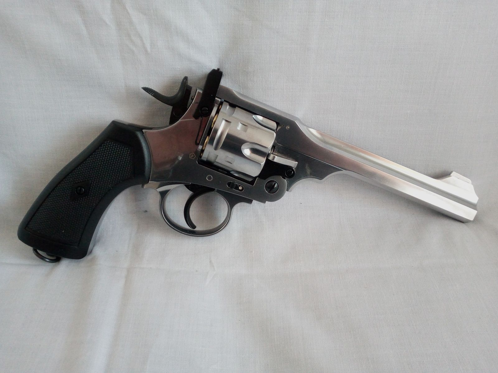 RESERVIERT - Webley MK VI CO2-Revolver / Kal. 4,5mm (.177) / chrom / Pistolenholster