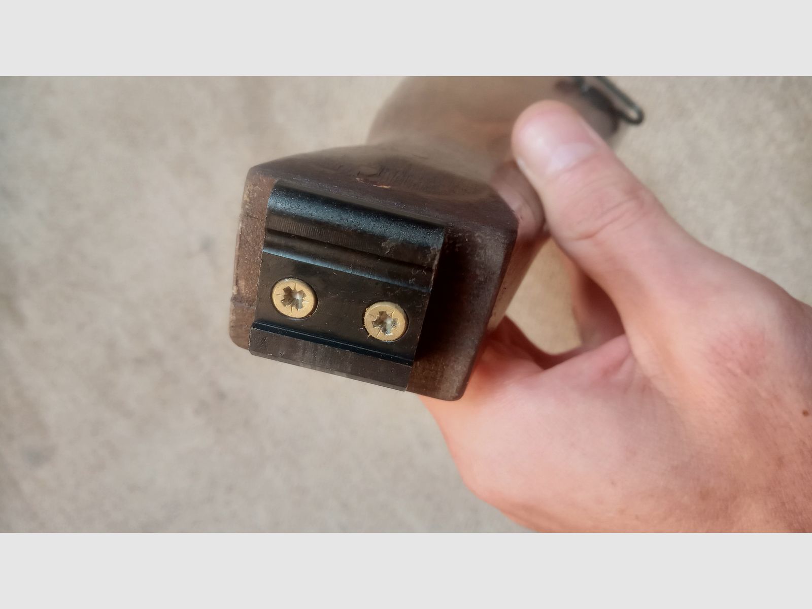 Madera de AK ruso con adaptador para rifle de CO2 Yunker en aspecto de culata fija AK74