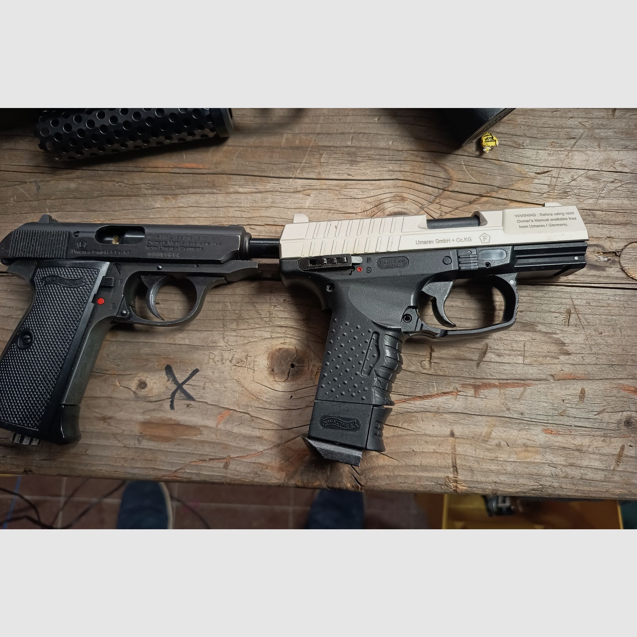 Bundle of airsoft 1 rifle 4 pistols with ammunition and gas cartridges