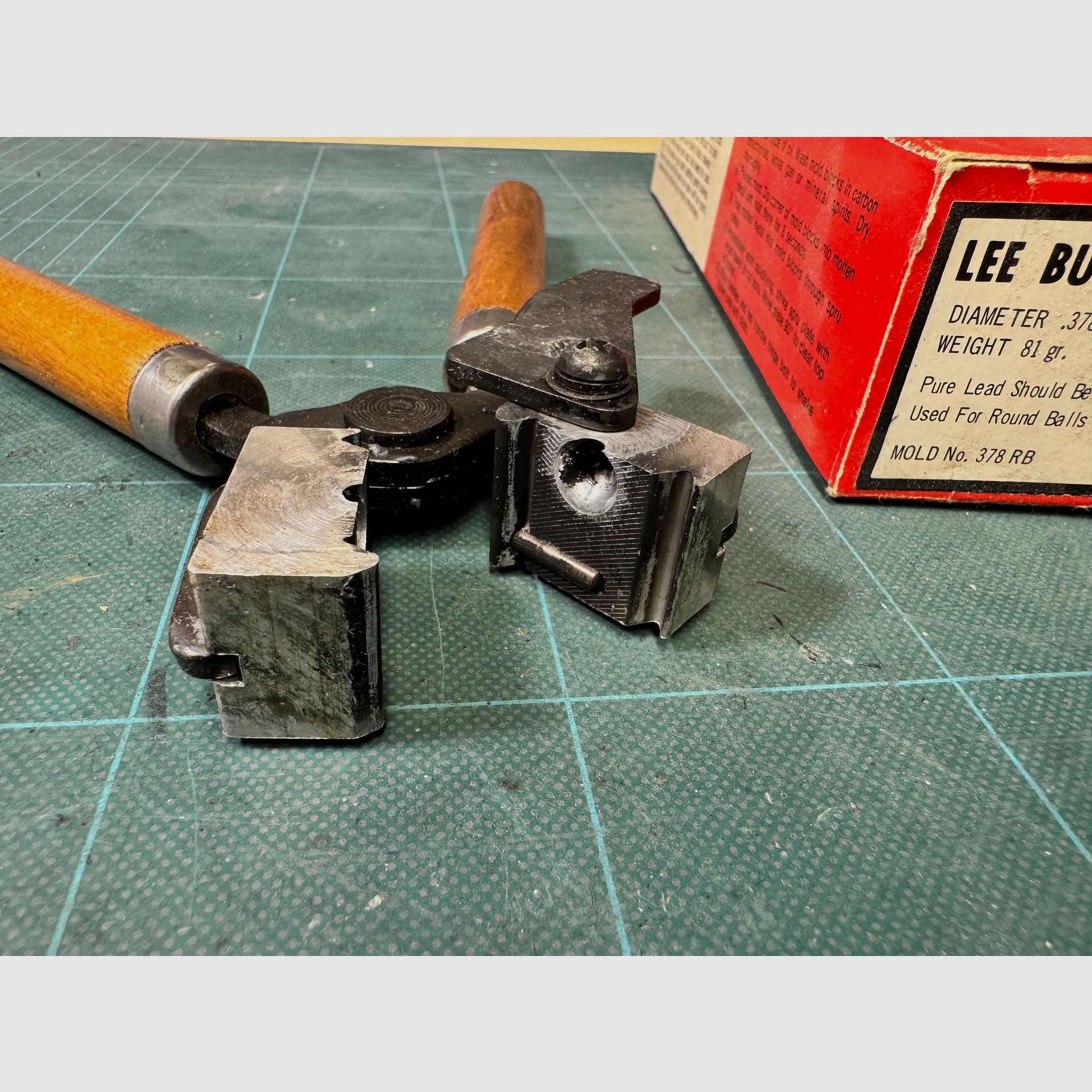 Giesskokille Vorderlader Lee Bullet Mold 378 RB  81gr. für .378 Rund Kugeln
