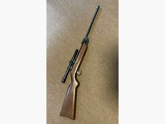 Luftgewehr mit Zielfernrohr 