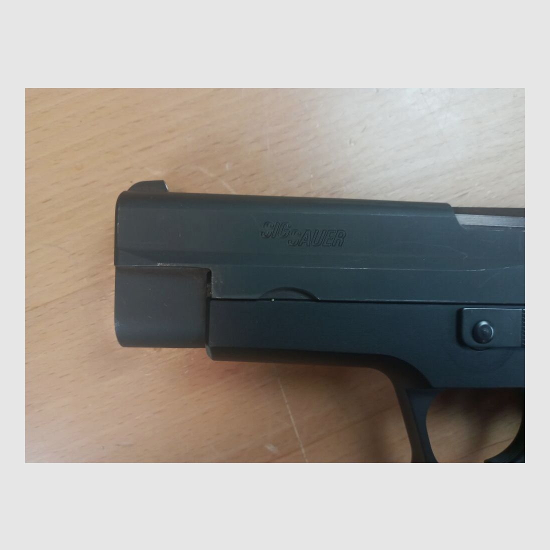 Sig Sauer P 220