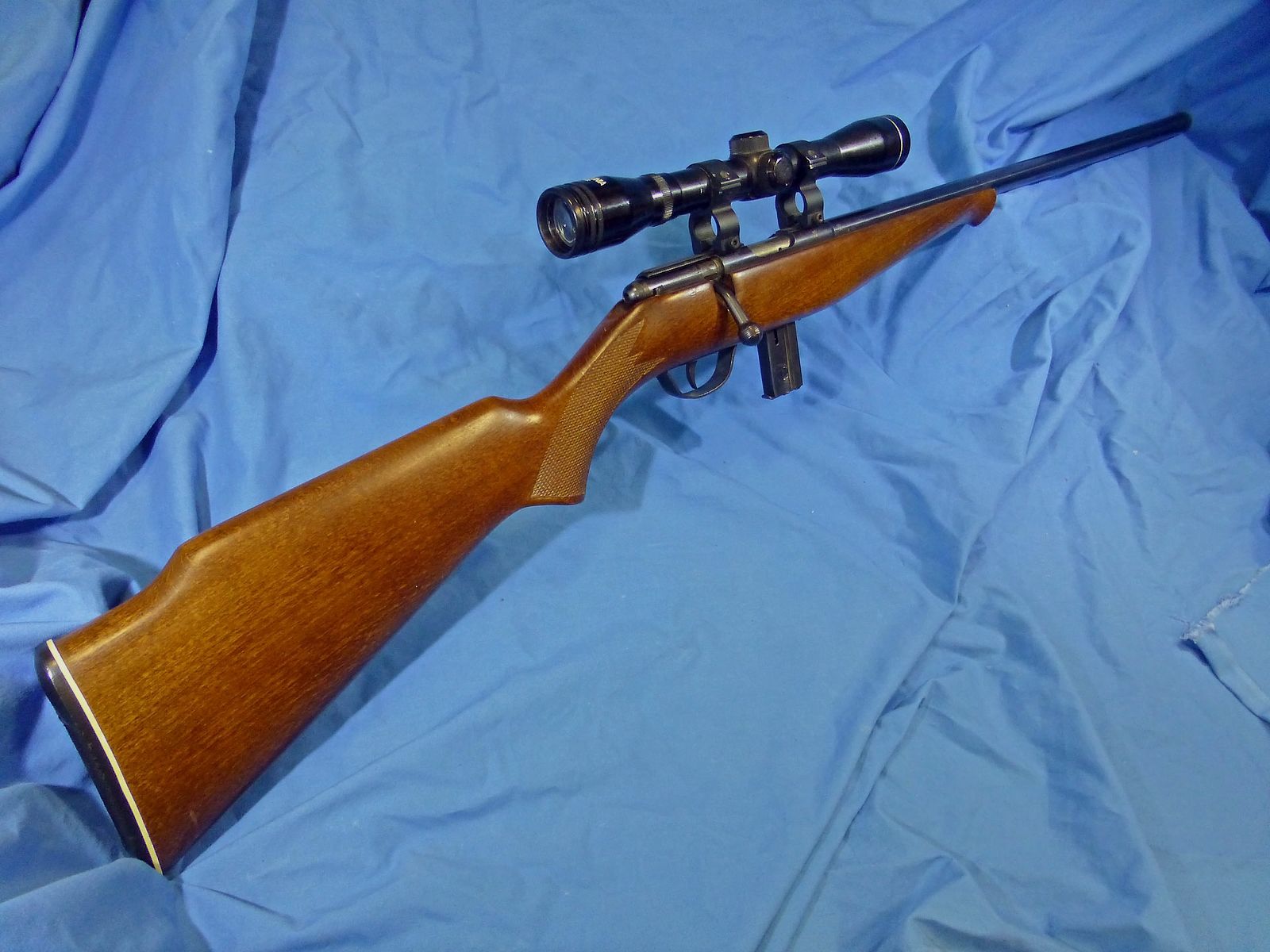 Linkshänderbüchse 22LR mit Schalldämpfer, Bild 1 von 3