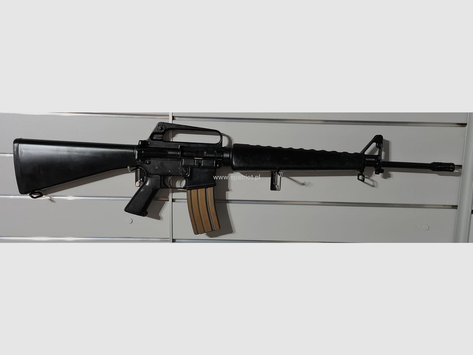 KARABINEK MASZYNOWY M16