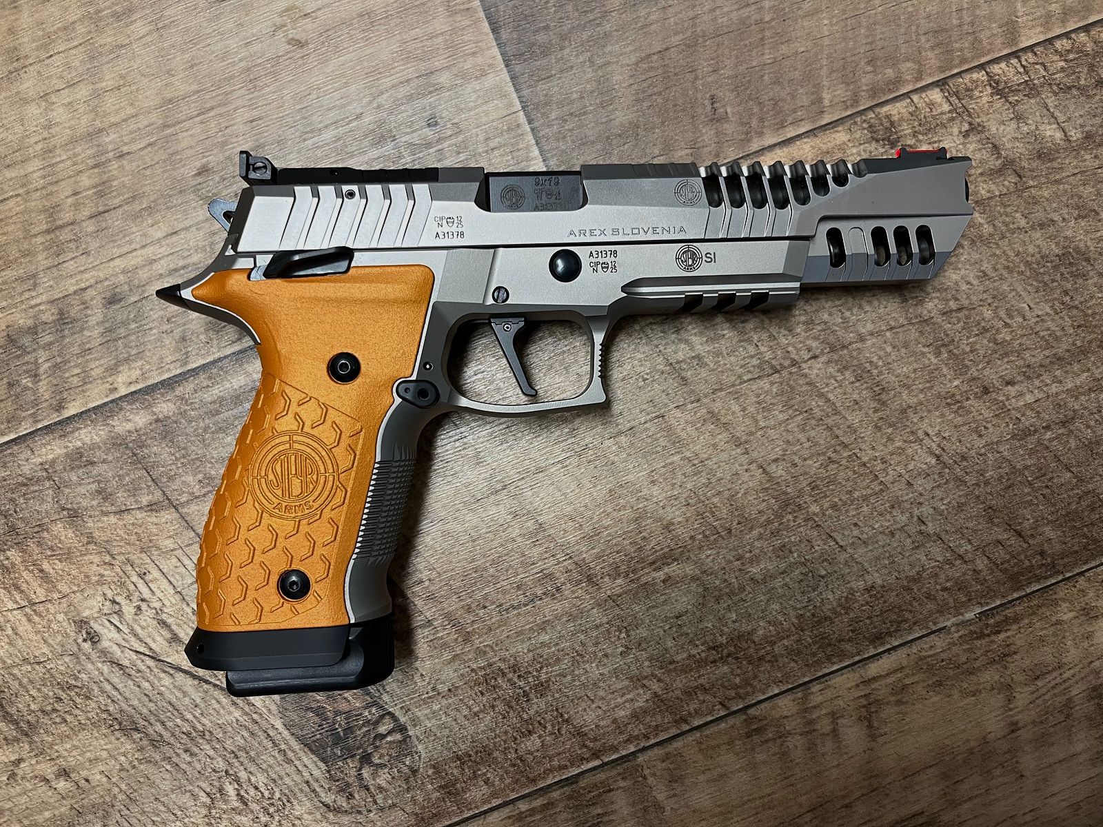 Steyr ATC Rock 6 pouces - disponible immédiatement