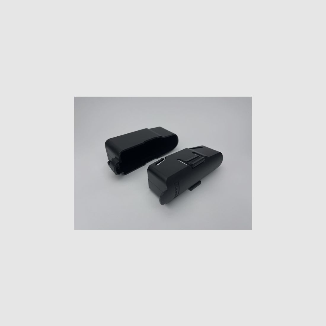 Blaser R8 magazine cover + chamber cover