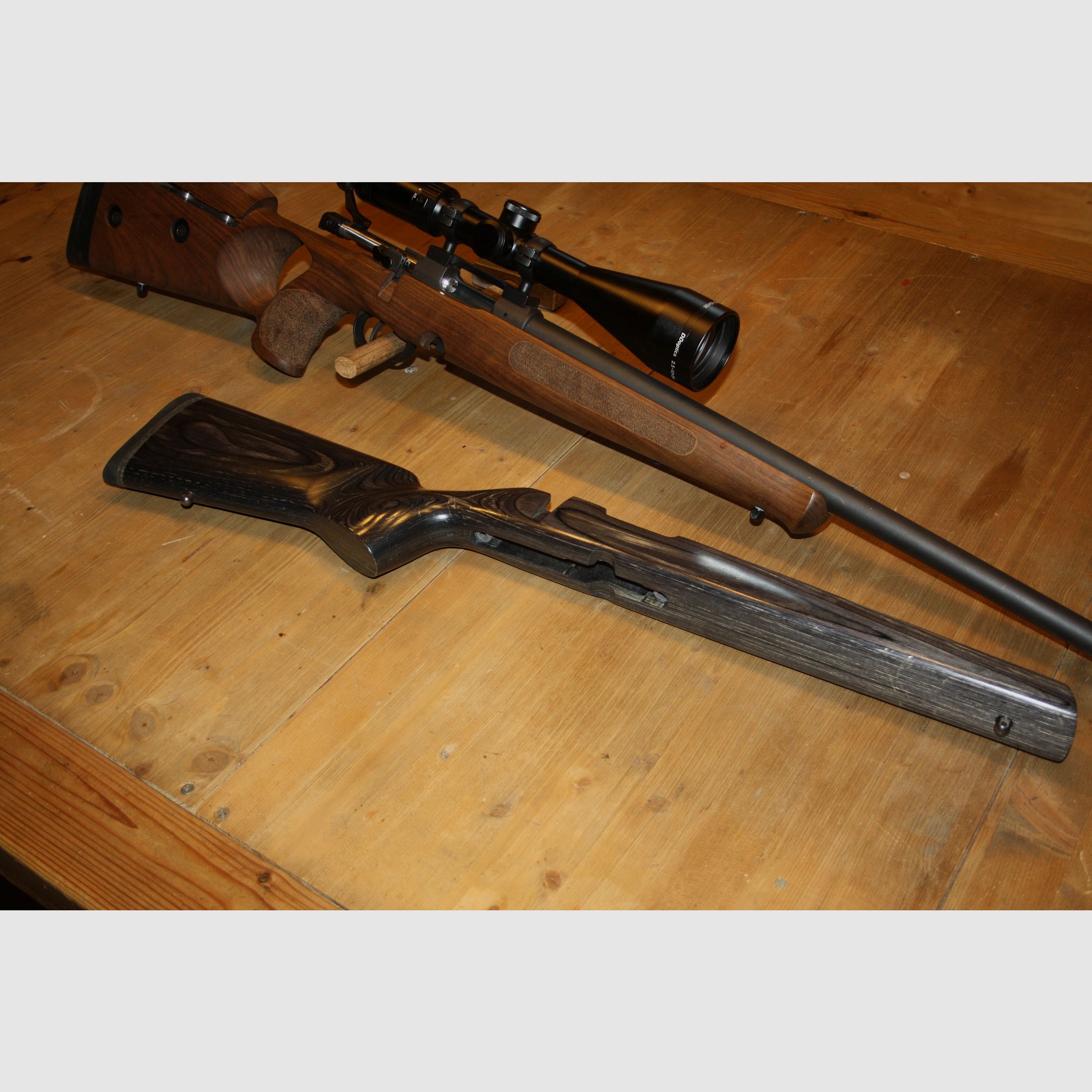 CZ  527 Varmint .223 Rem. mit Nussbaum Lochschaft und  DD Optics 2,5-10x56