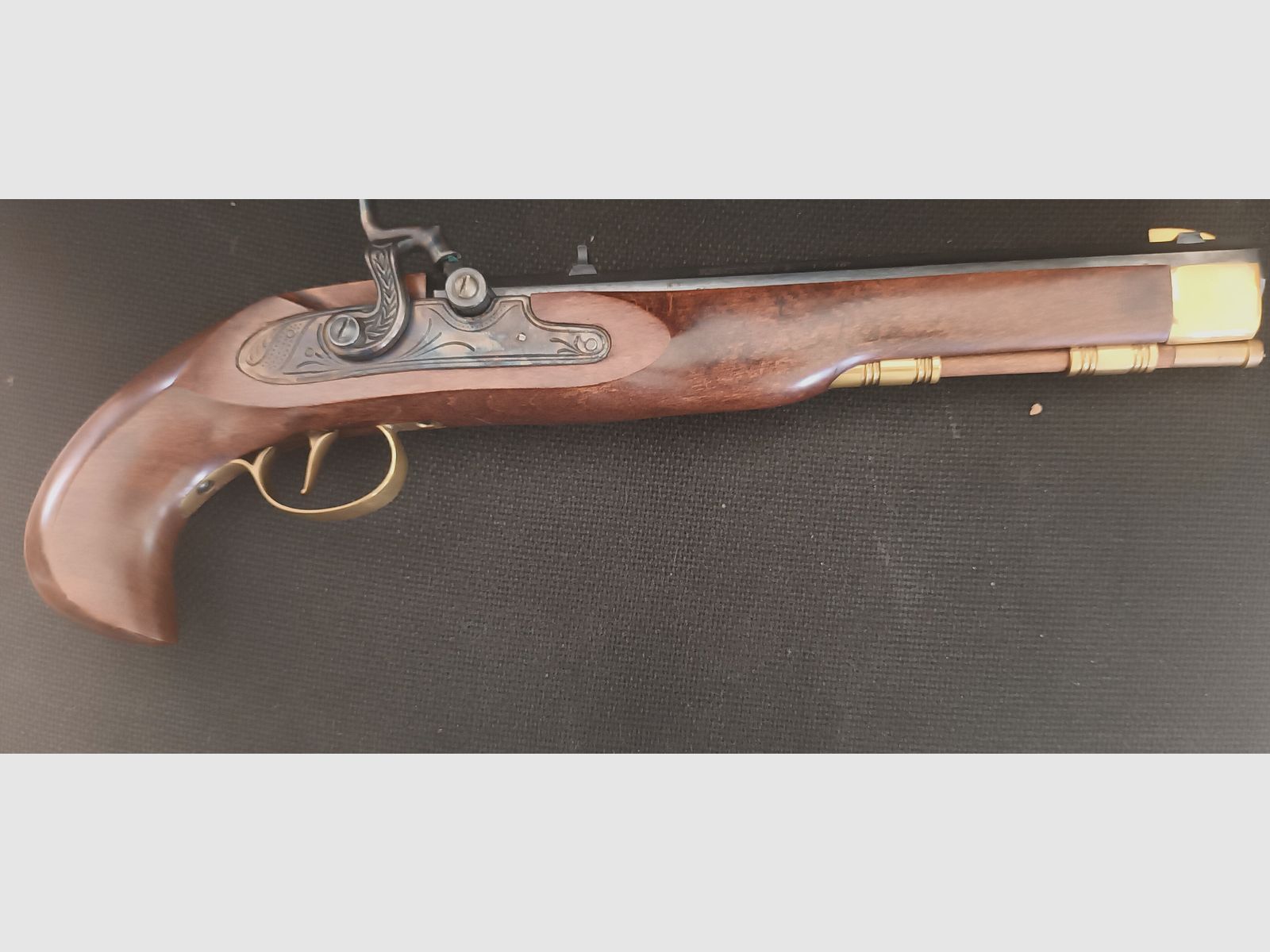 Perdersoli Gewehr 58   Ardesa Pistole 45  mit Zubehör