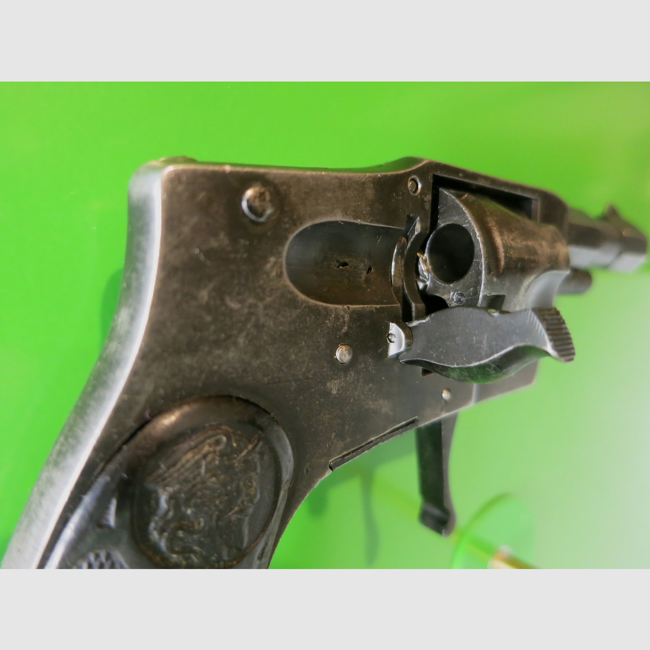 Friedrich Pickert, 'Hammerless' revolver, Arminius model 7, caliber 7.65 mm Browning #90-