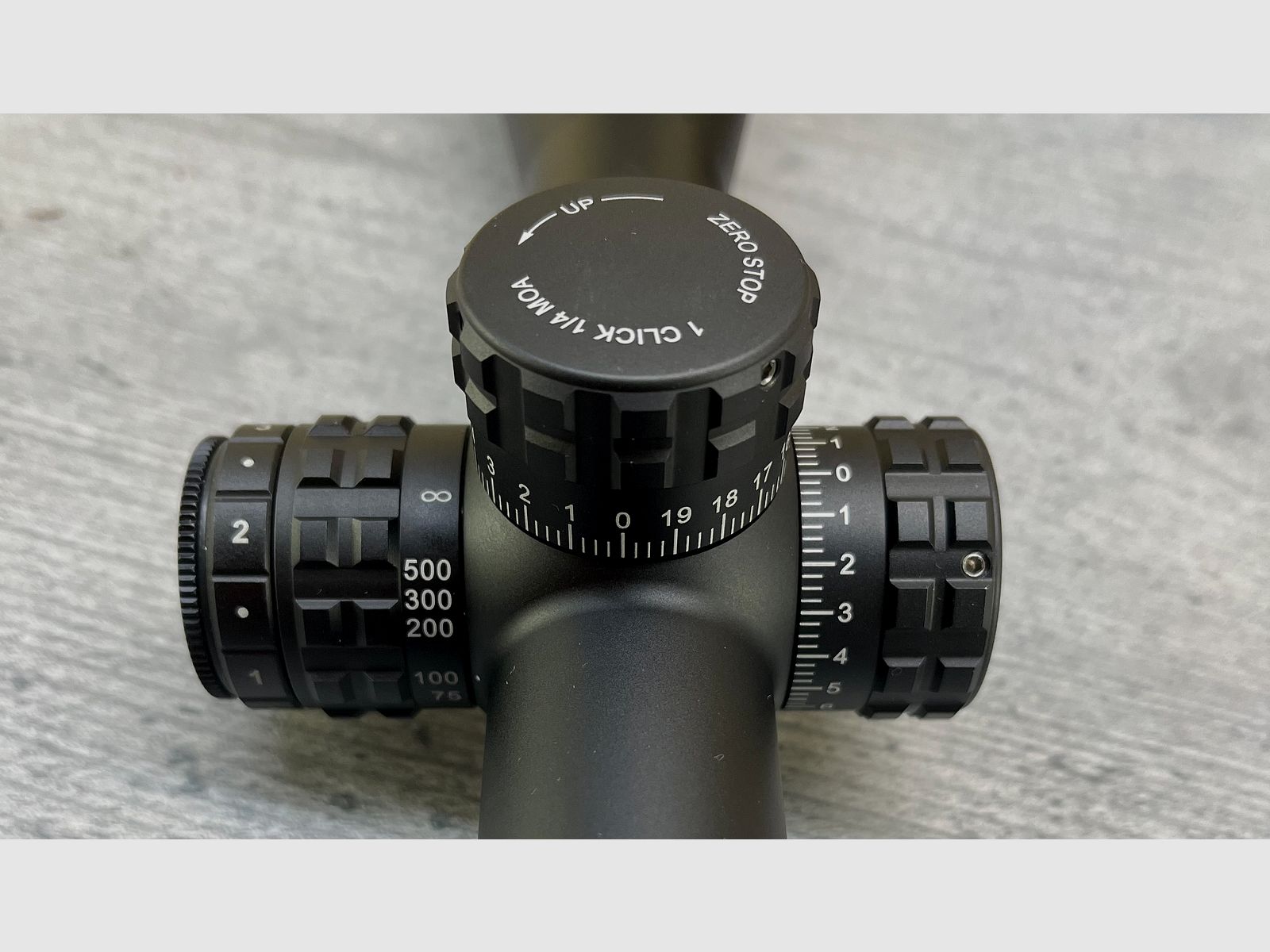 Exhibitor HAWKE 18430 FRONTIER 30 SF 4-24x50 riflescope with LR DOT reticle / U2025-13