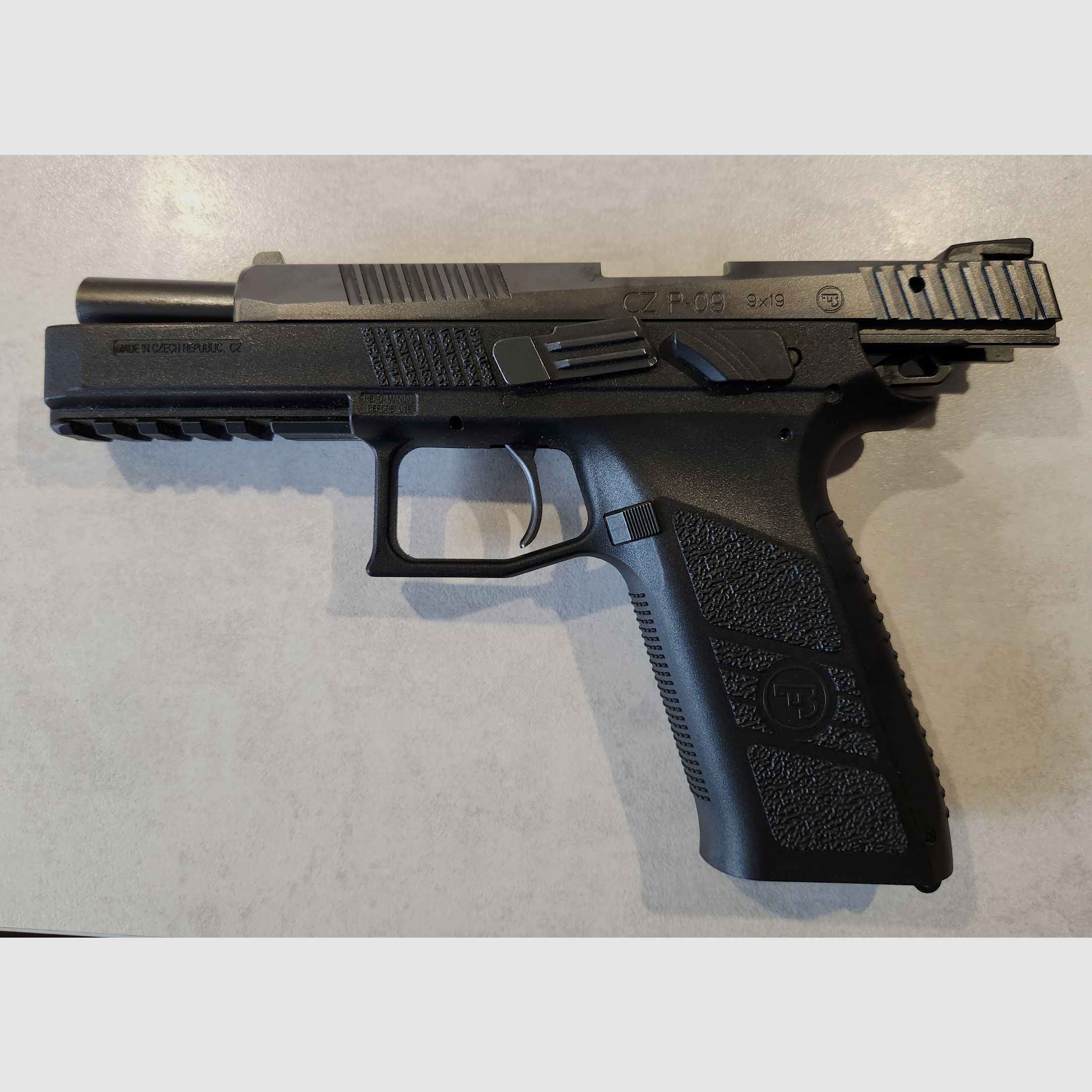 Neue CZ P09 und Munition