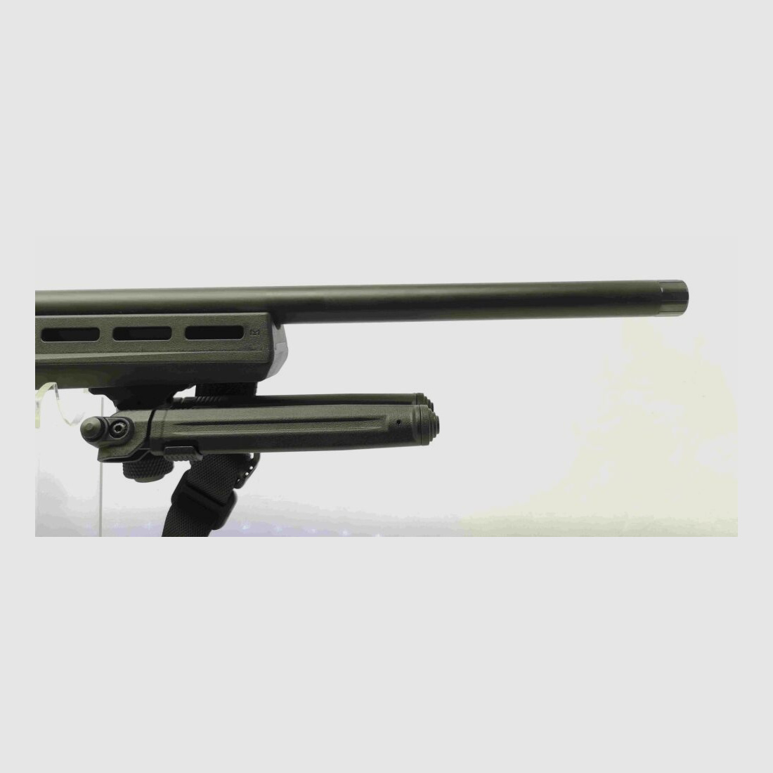 Remington 700 con culata Magpul Hunter y mira HAWKE Vantage