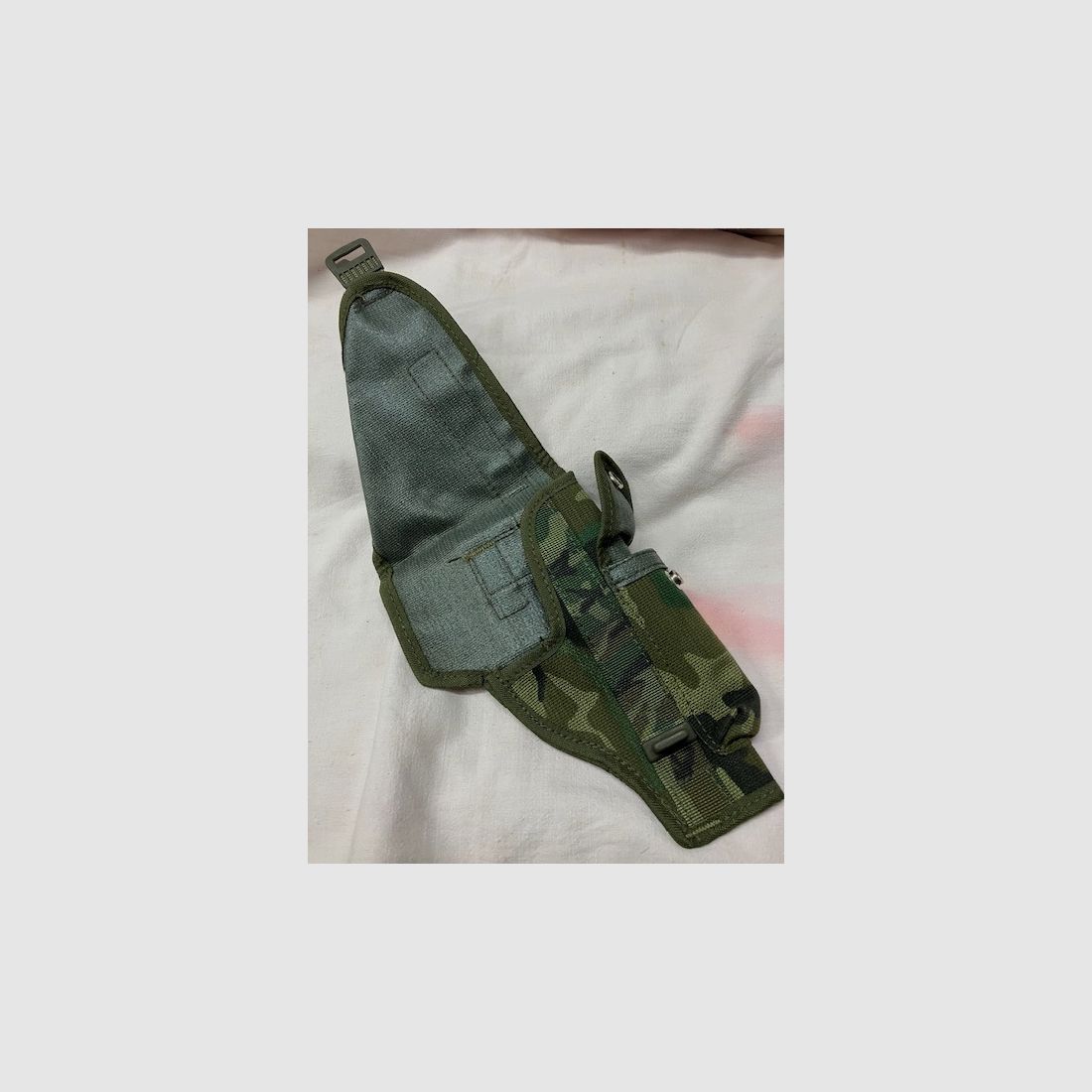 Holsterconvoluut voor pistolen of revolvers
