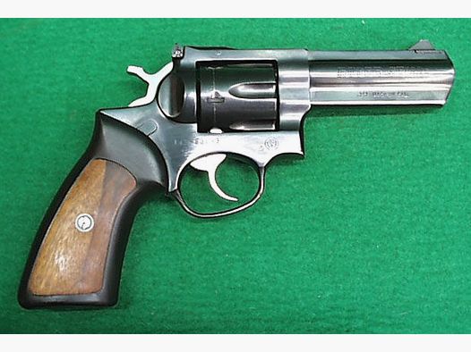 Revólver Ruger GP 100 de 4