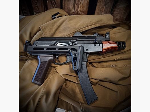 CUSTOMGUN: LCT AK MOE max. 0,5J tuned-AEG mit 3x Magazinen