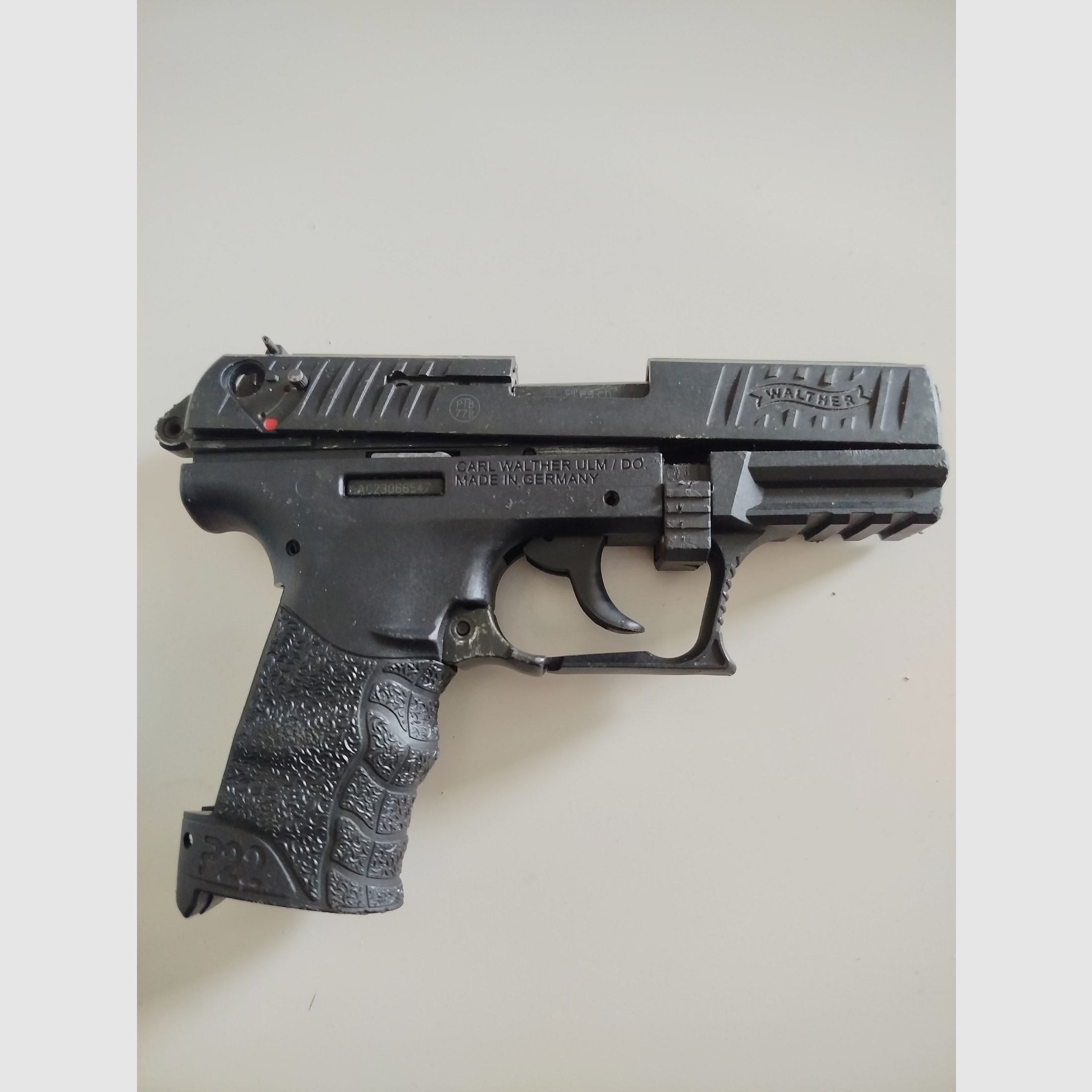 Walther P22 Ersatzteilspender (Defekt)