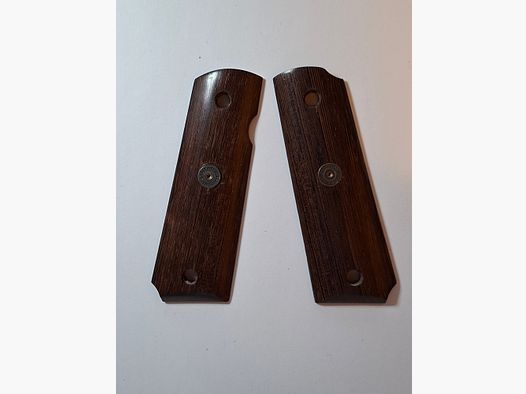 Griffschalen der Cold 1911 oder ME Sport 1911, siehe Bild.