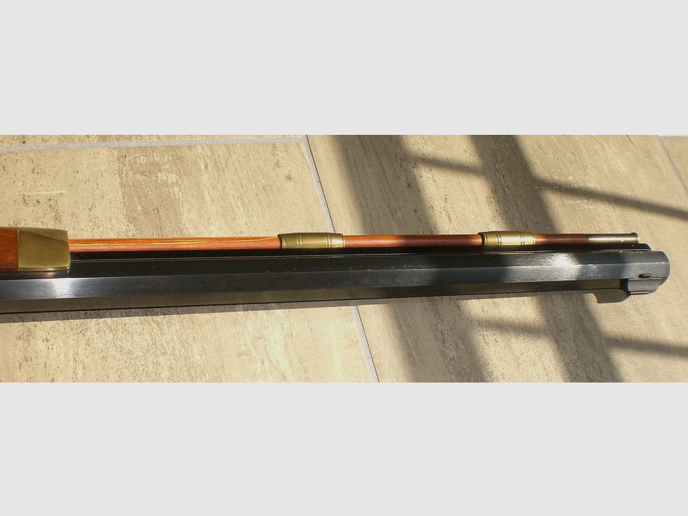 WfW Hawken Rifle, Made in Italy, Cal. 45 Perkussionsgewehr mit viel Zubehör