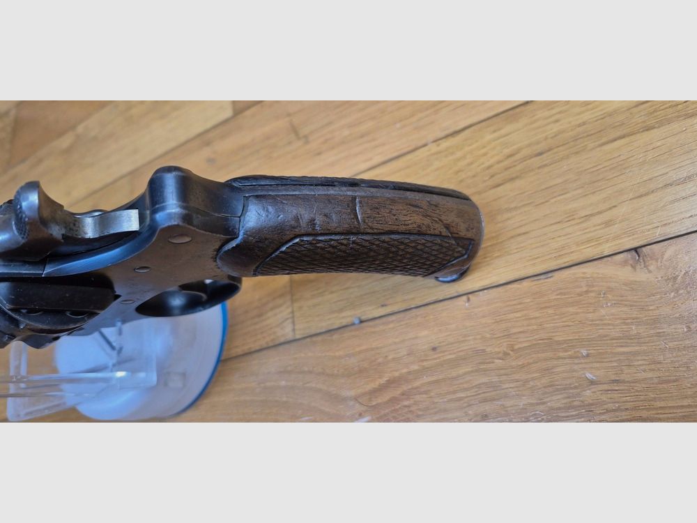 Bellissimo revolver regolamentare modello 1892 – Comune ma mitico – Apice del revolver regolamentare Made in France – Calibro 8mm92 – Mono-seriale – Arma del 1902 – Bella meccanica – Bel canna – Ottime condizioni, immagine 10 di 19