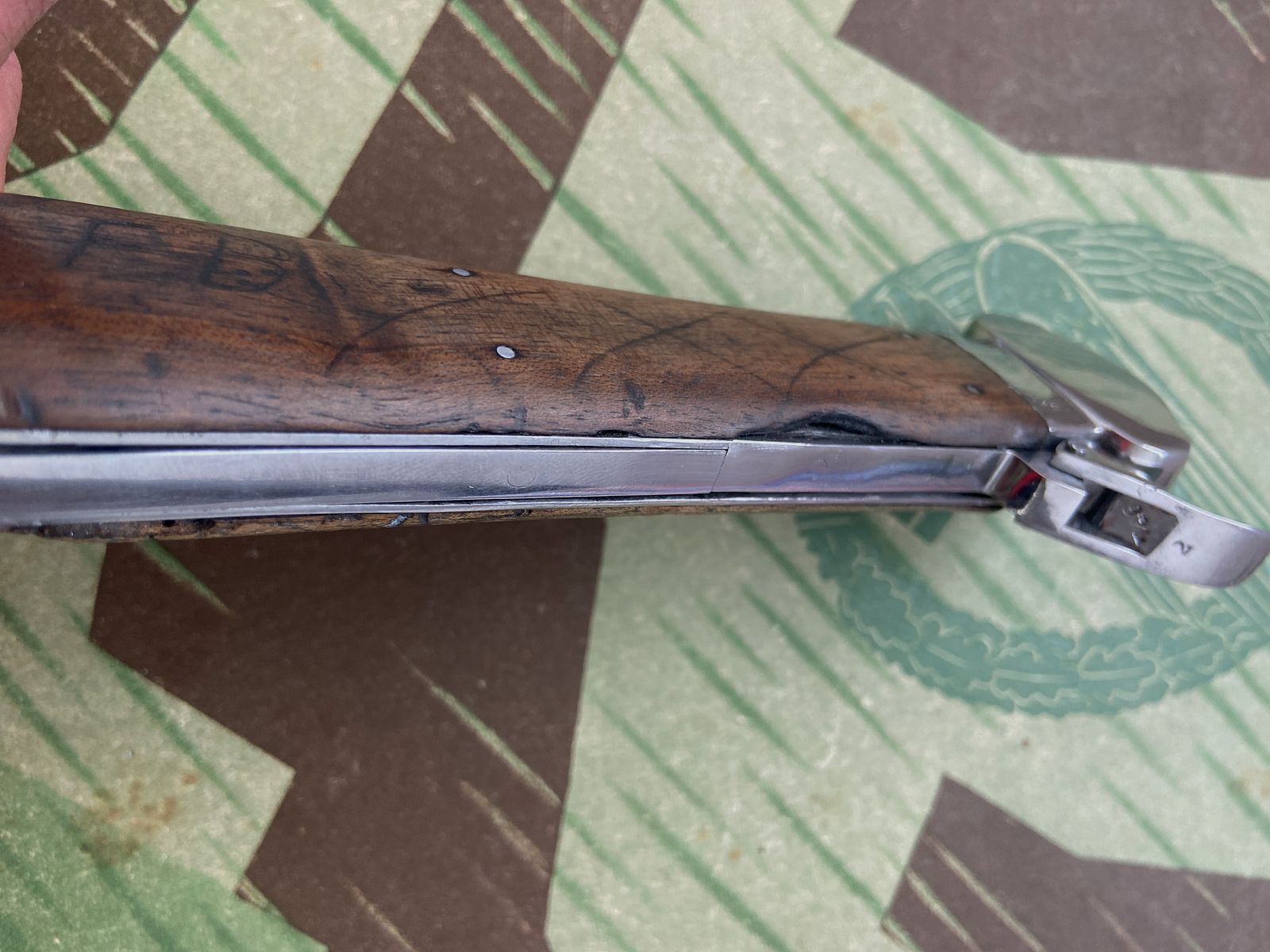 Nóż pilotów Luftwaffe z II wojny światowej; 1. model - nie do rozłożenia, z linką zabezpieczającą