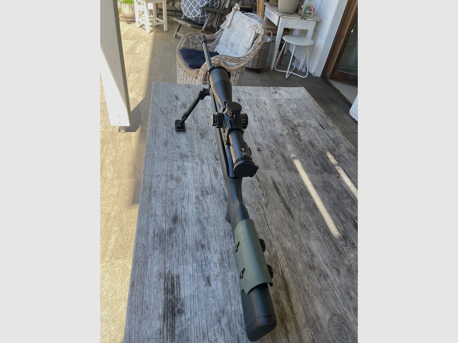 Blaser R8 professional, caliber 300 Norma Magnum, afbeelding 2 van 6